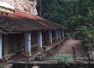 paramakanda_cave_temple