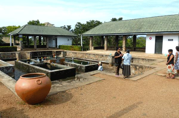 madunagala-hot-water